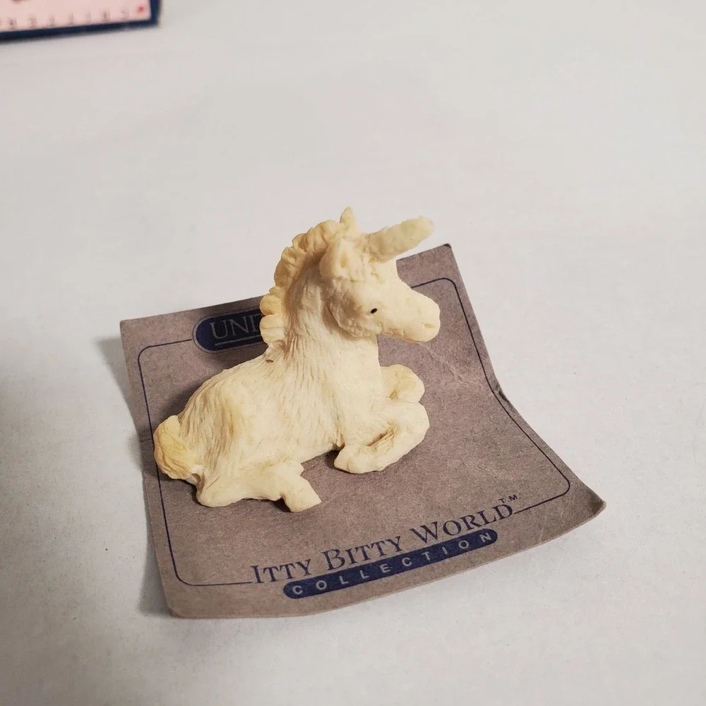Vintage 1987 United‎ Design Itty Bitty World Critters Unicorn Figurine w/ Box